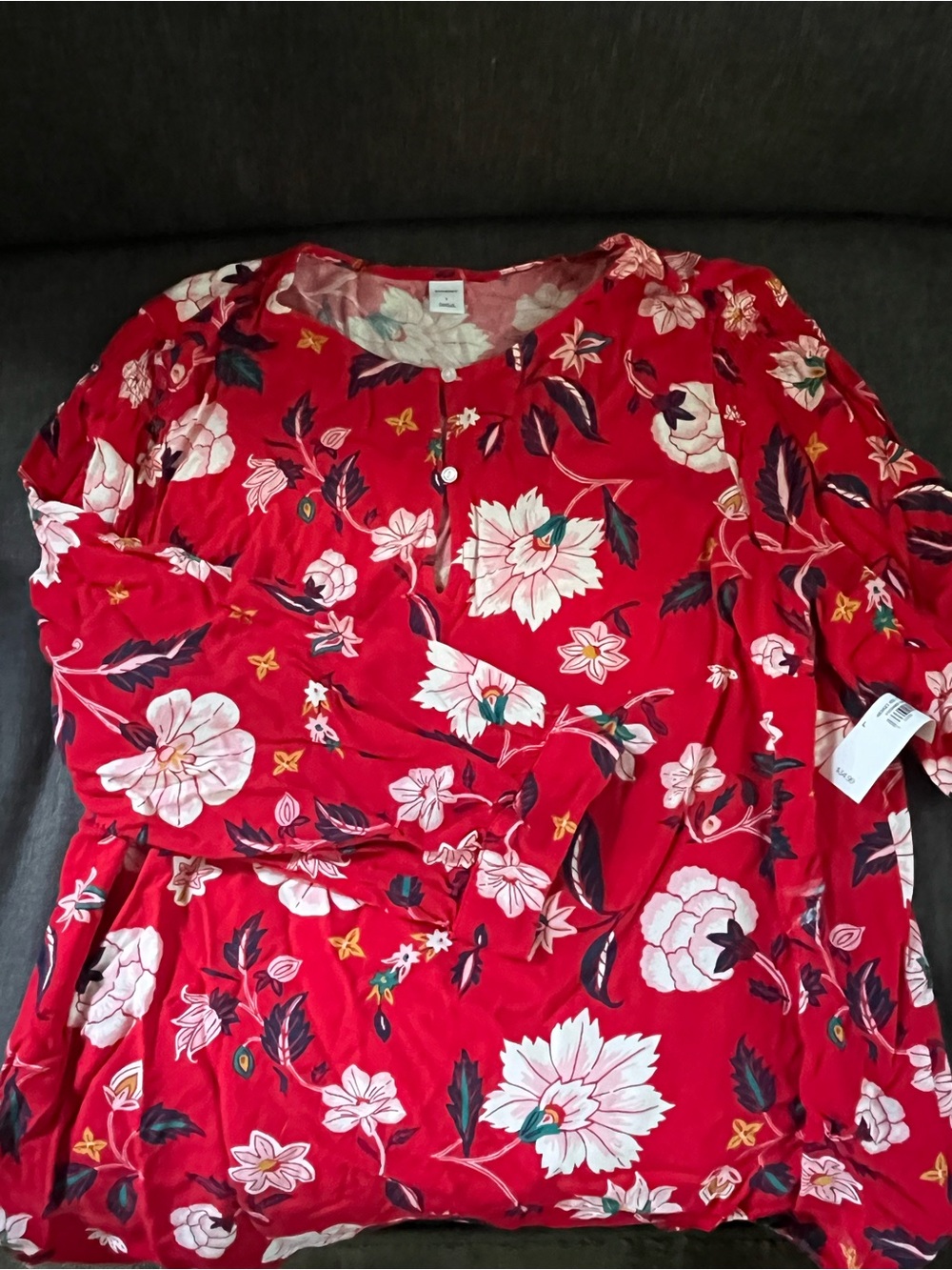 Old Navy nwt Floral Long-Sleeve Button-Front Women’s shirt in Red